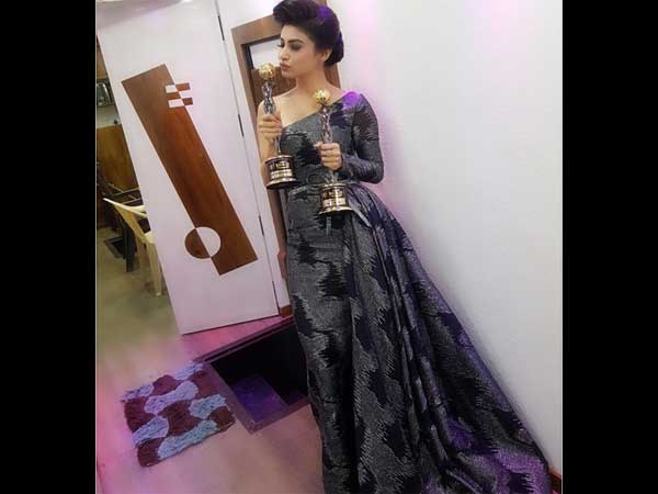 mouni roy at gold awards mouni roy at gold awards