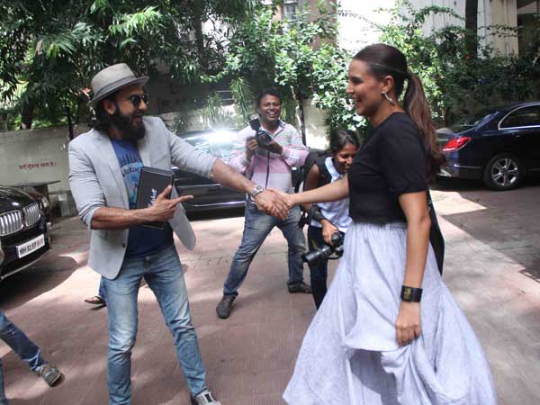 neha dhupia chat show