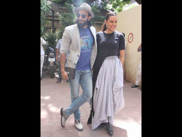 neha dhupia chat show