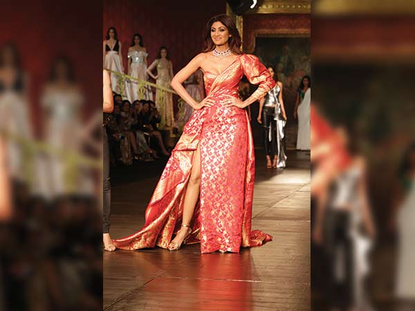 Shilpa Walked Like A Diva At ICW6