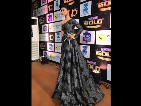 mouni roy at gold awards mouni roy at gold awards