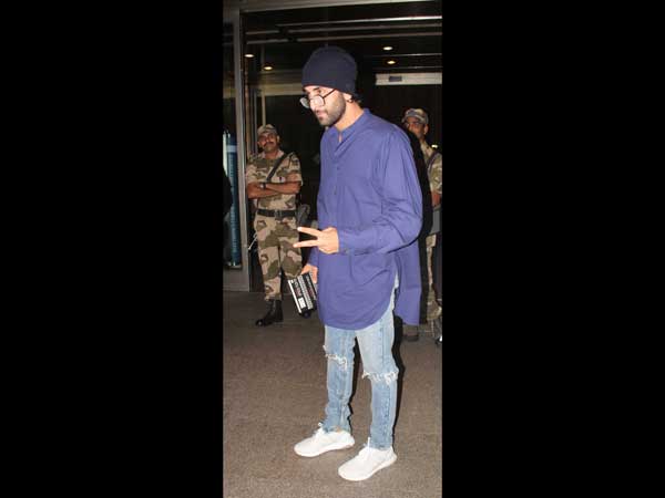 ranbir kapoor and katrina kaif spotted at airport