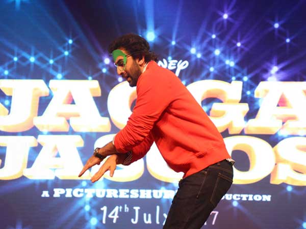 ranbir kapoor spotted at jagga jasoos promotion