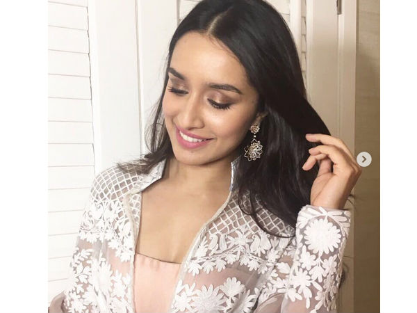 shraddha kapoor won youth icon award shraddha kapoor won youth icon award