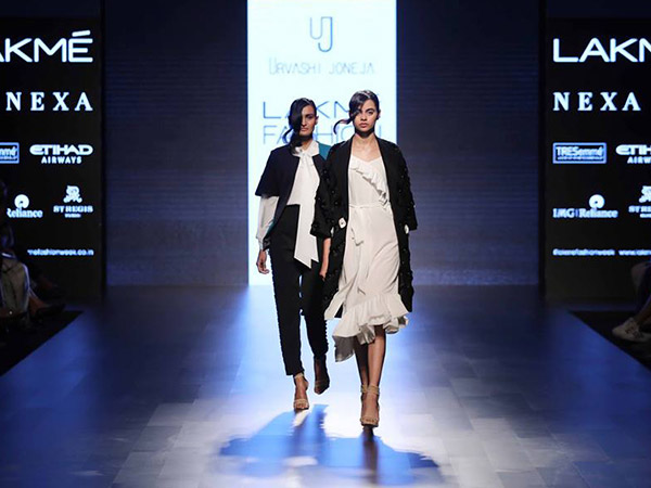 urvashi joneja collection at lakme fashion week 2017