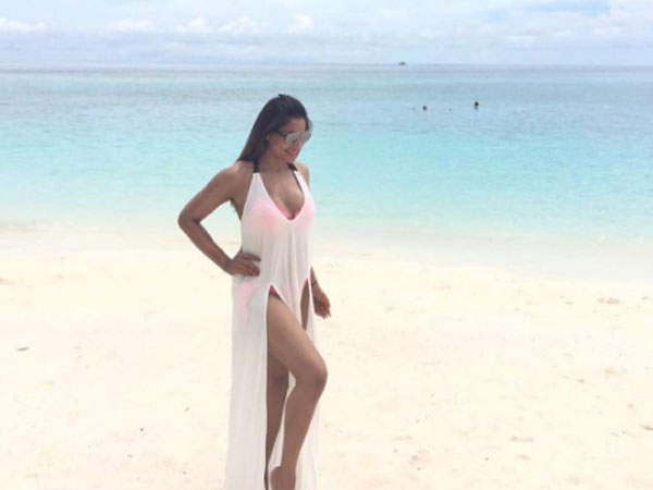 bipasha basu in bikini bipasha basu in bikini