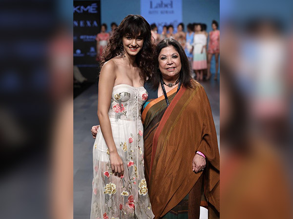 disha patani at lakme fashion week