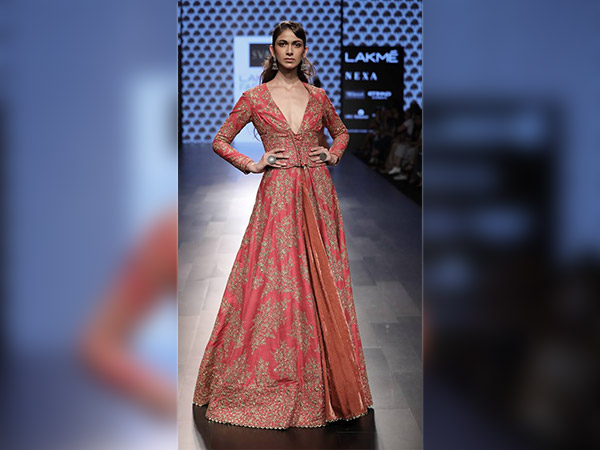 vaani kapoor at lakme fashion week