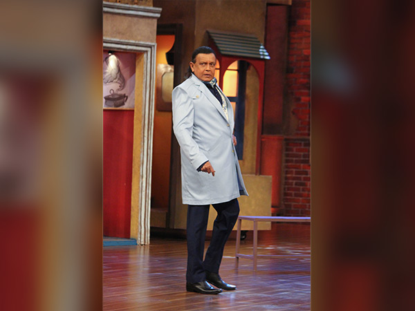 kriti sanon at the drama company sets