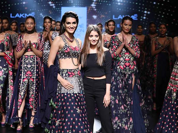 kriti sanon at lakme fashion week for arpita Mehta