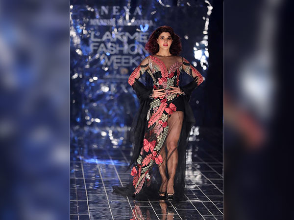 manish malhotra collection at lakme fashion week