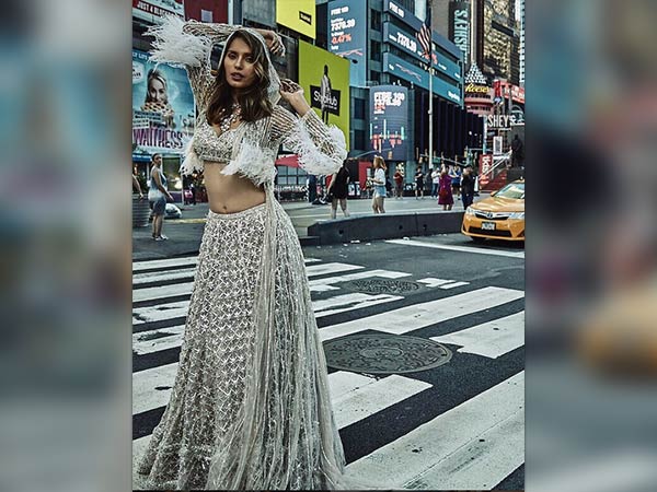 ujjwala raut in faflguni and shane peacock