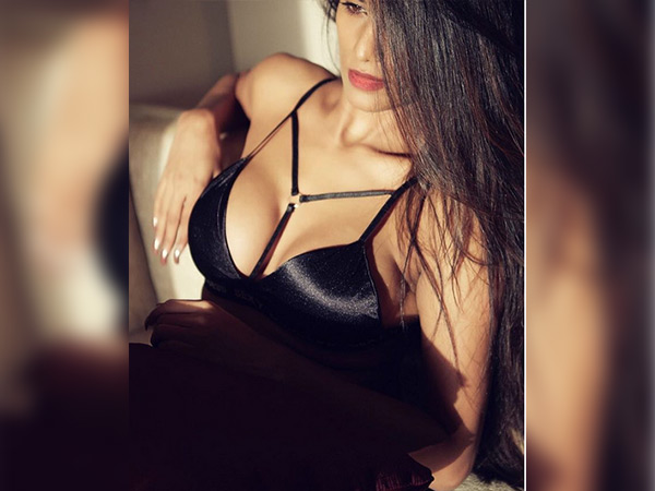 poonam pandey bikini shoot