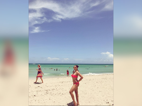 bipasha basu in bikini bipasha basu in bikini