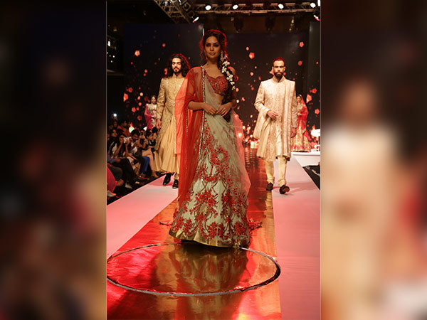  esha gupta at vlcc event