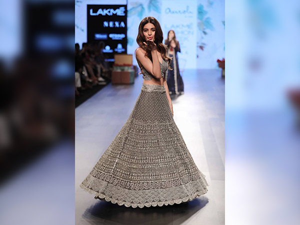 Celebrity Showstoppers For Amoh By Jade