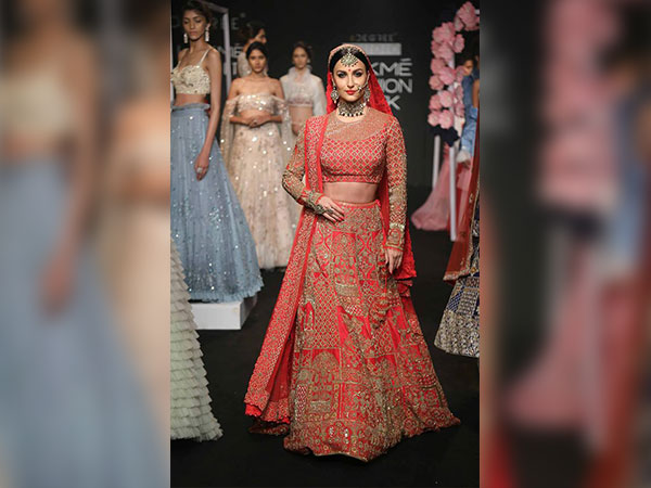 elli avram walked the ramp at lakme fashion week 2017 elli avram walked the ramp at lakme fashion week 2017