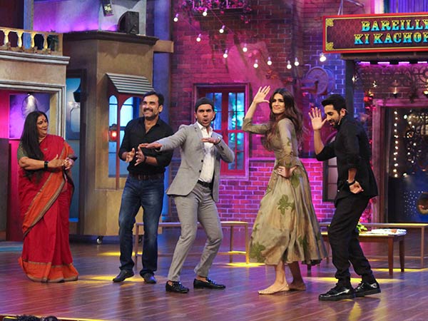 kriti sanon at the drama company sets