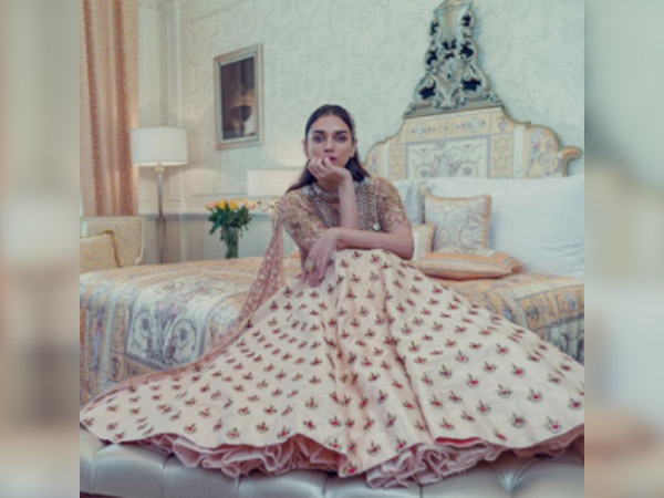 aditi rao hydari in sulakshana monga collection