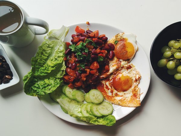 Tip #3: Eat a big breakfast and a small dinner. 