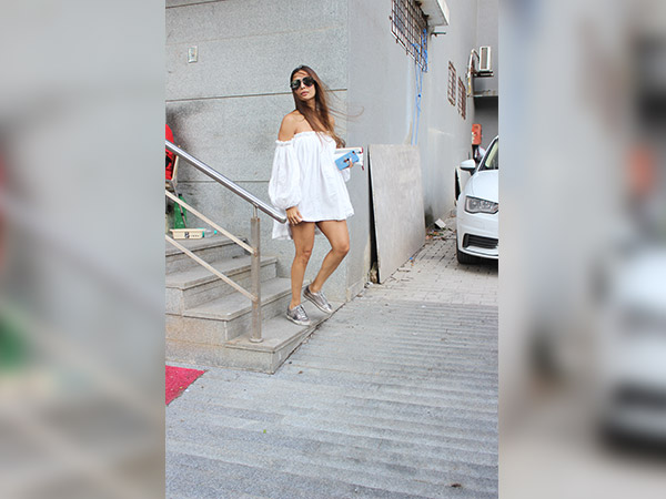 malaika arora spotted at bandra