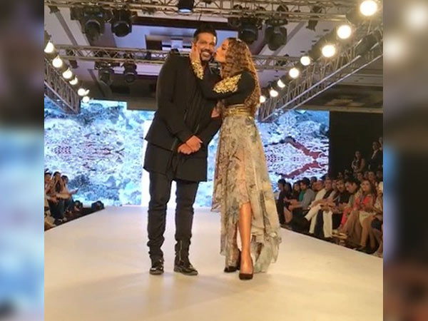 bipasha basu at bombay times fashion week