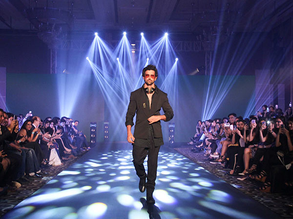 celebs at tech fashion tour 2017