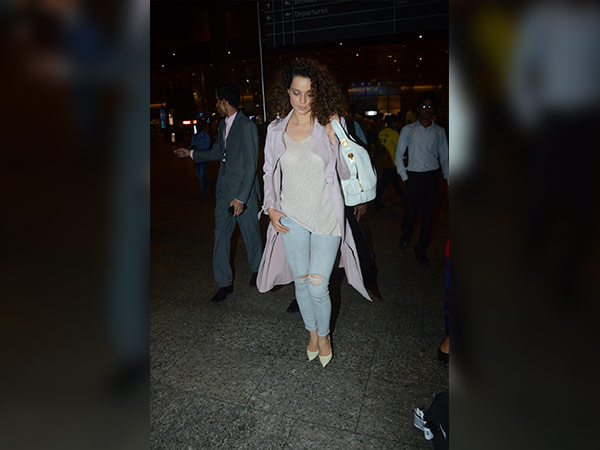 kangana ranaut spotted at airport