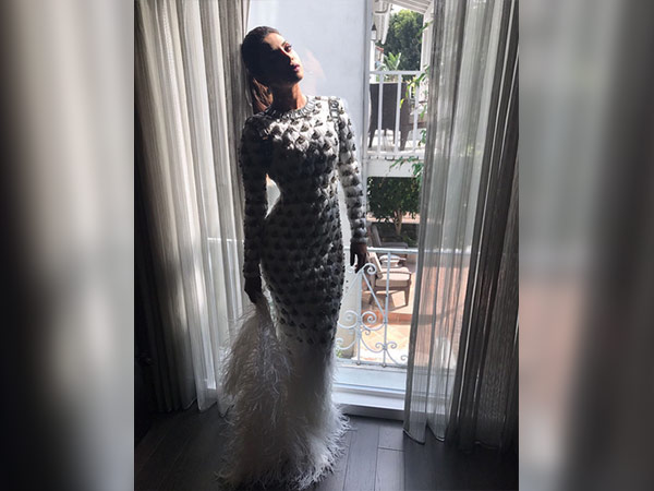 priyanka chopra at emmys