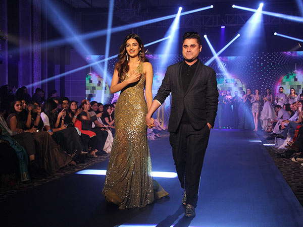 nidhhi agerwal at tech fashion tour