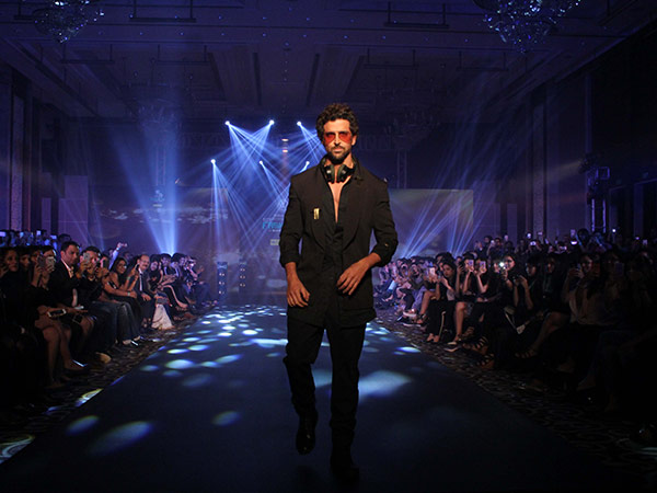 celebs at tech fashion tour 2017