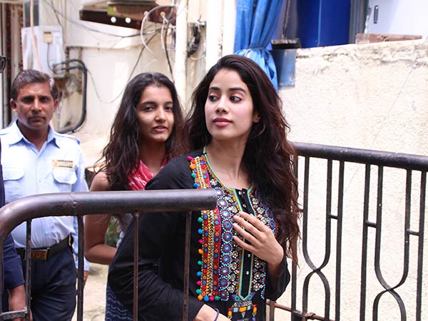 jhanvi kapoor dance studio