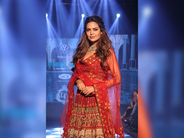 esha gupta at tech fashion tour