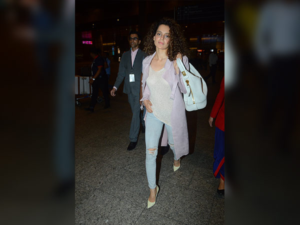 kangana ranaut spotted at airport