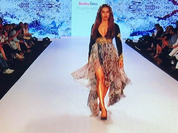 bipasha basu at bombay times fashion week