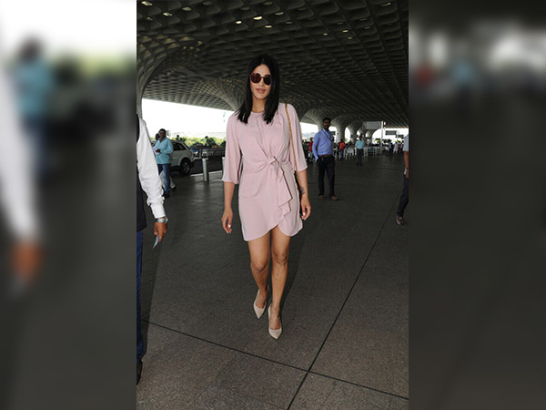 shruti haasan at airport shruti haasan at airport