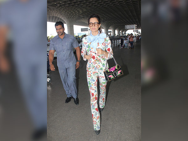kangana ranaut spotted at airport