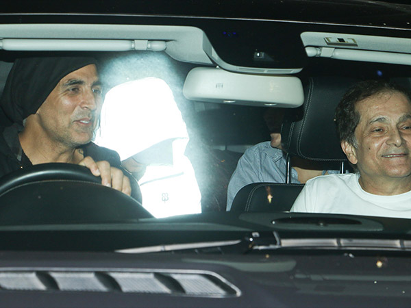 akshay kumar's son aarav's neon jacket