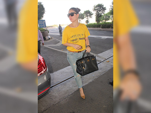 kareena kapoor spotted at airport