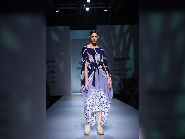 anjum chopra at amazon india fashion week