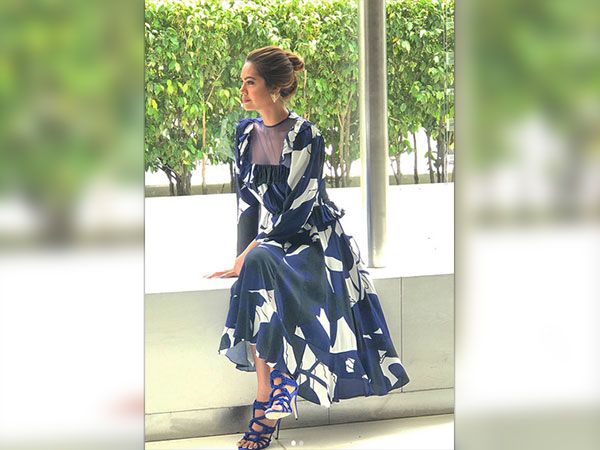 esha gupta in casuals