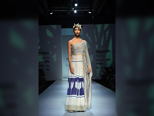 anjum chopra at amazon india fashion week