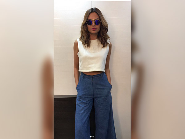 esha gupta in casuals