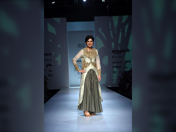 anjum chopra at amazon india fashion week