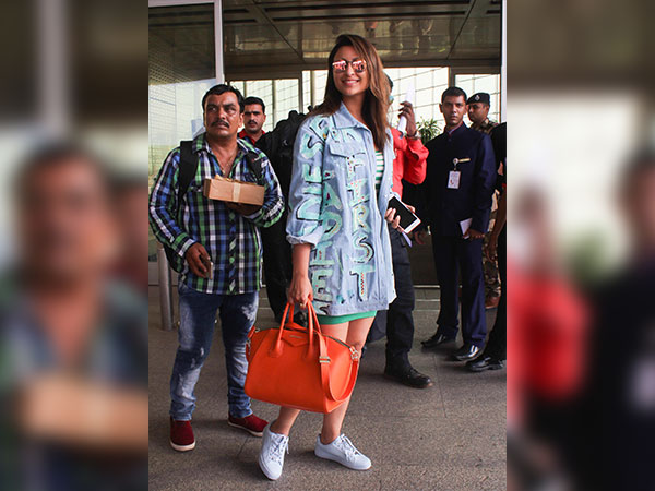 parineeti chopra at airport