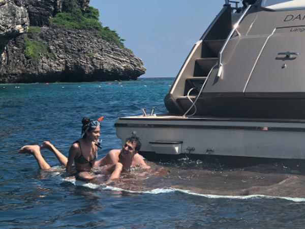 lisa haydon wearing bikini on her anniversary lisa haydon wearing bikini on her anniversary