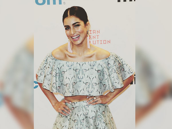 pallavi sharda wearing bikini