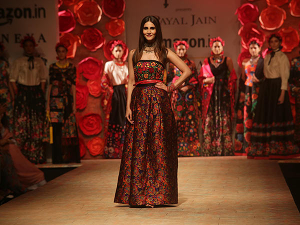 vaani kapoor at amazon india fashion week