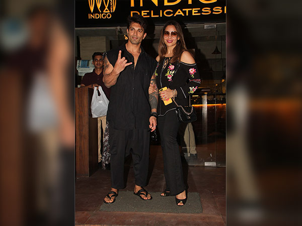 bipasha and karan spotted at restaurant