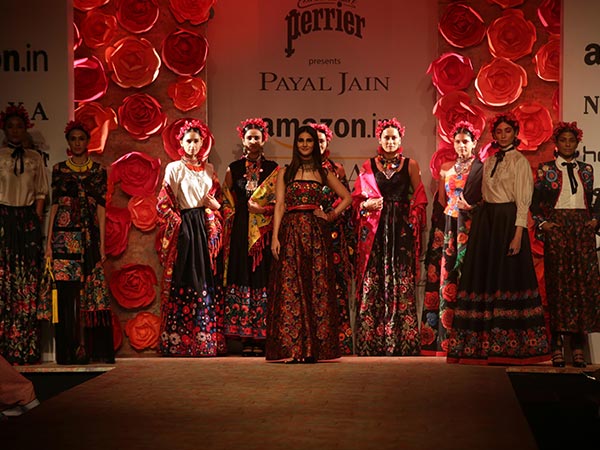 vaani kapoor at amazon india fashion week